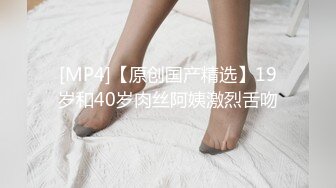 漂亮大奶少妇吃鸡啪啪 太久了有点痛 在沙发干完一炮看看小电影兴趣有来了 很难射最后只能边口边振动棒刺激鸡鸡口爆